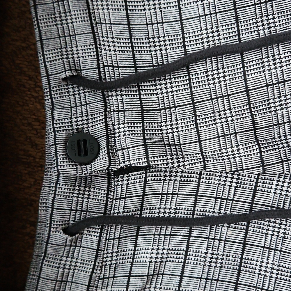 Shorts - Picture 3 of 4